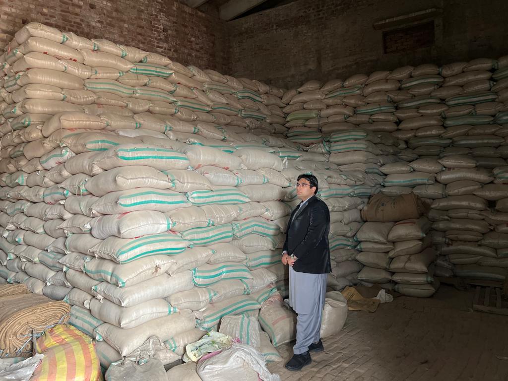 Owner Monitoring Rice Loading for Sale